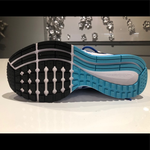 Never Worn Nike Running shoes - Picture 8 of 8